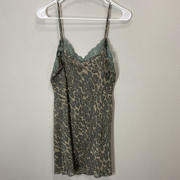 Victoria's Secret chemise green tan animal print - Picture 4 of 8